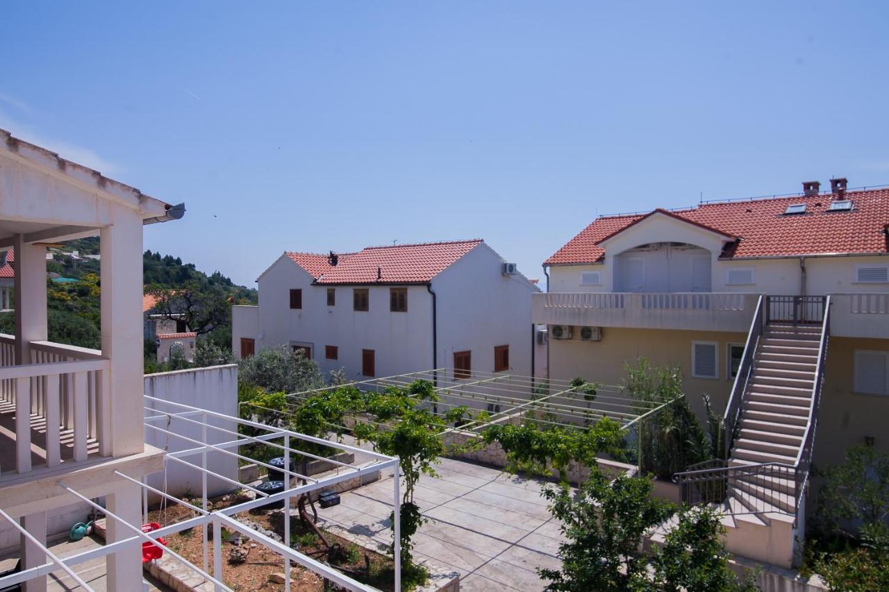 Family Apartments Brach โบล ภายนอก รูปภาพ