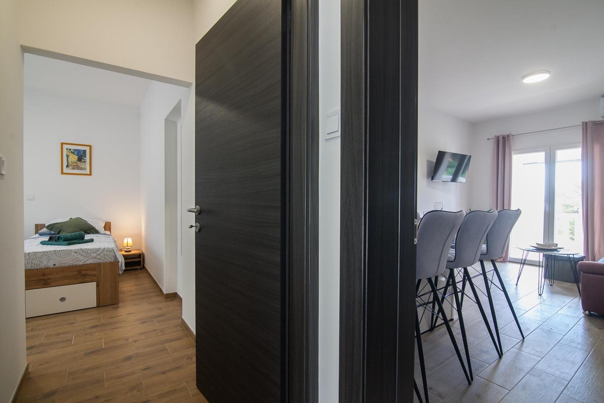 Family Apartments Brach โบล ภายนอก รูปภาพ