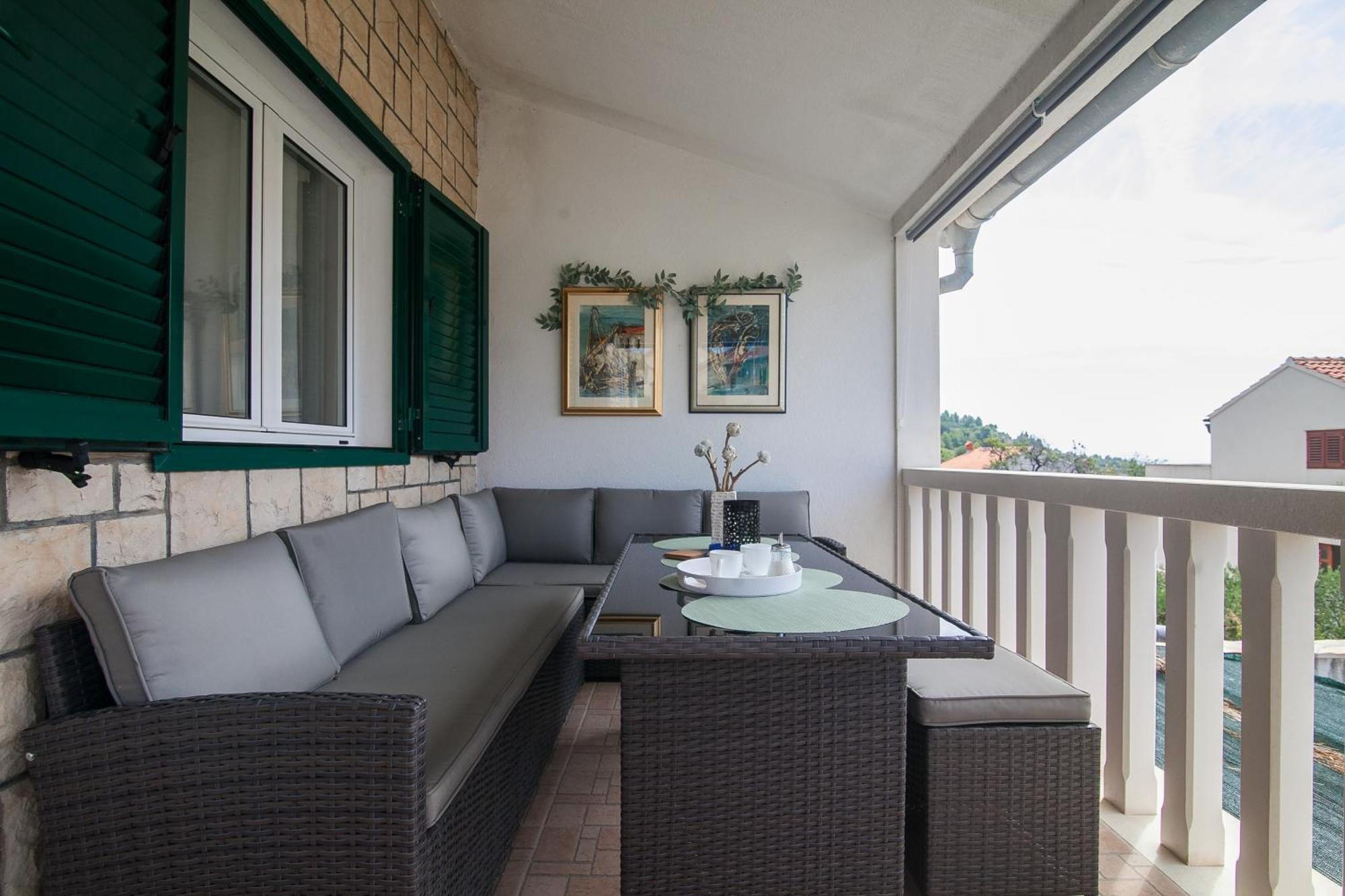 Family Apartments Brach โบล ภายนอก รูปภาพ