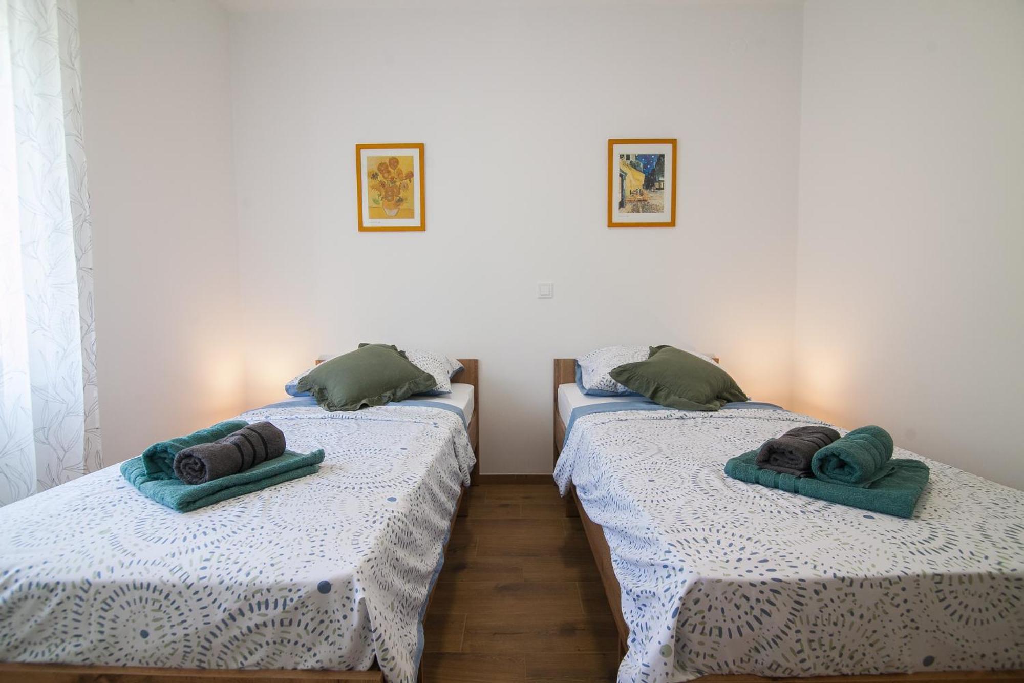Family Apartments Brach โบล ภายนอก รูปภาพ